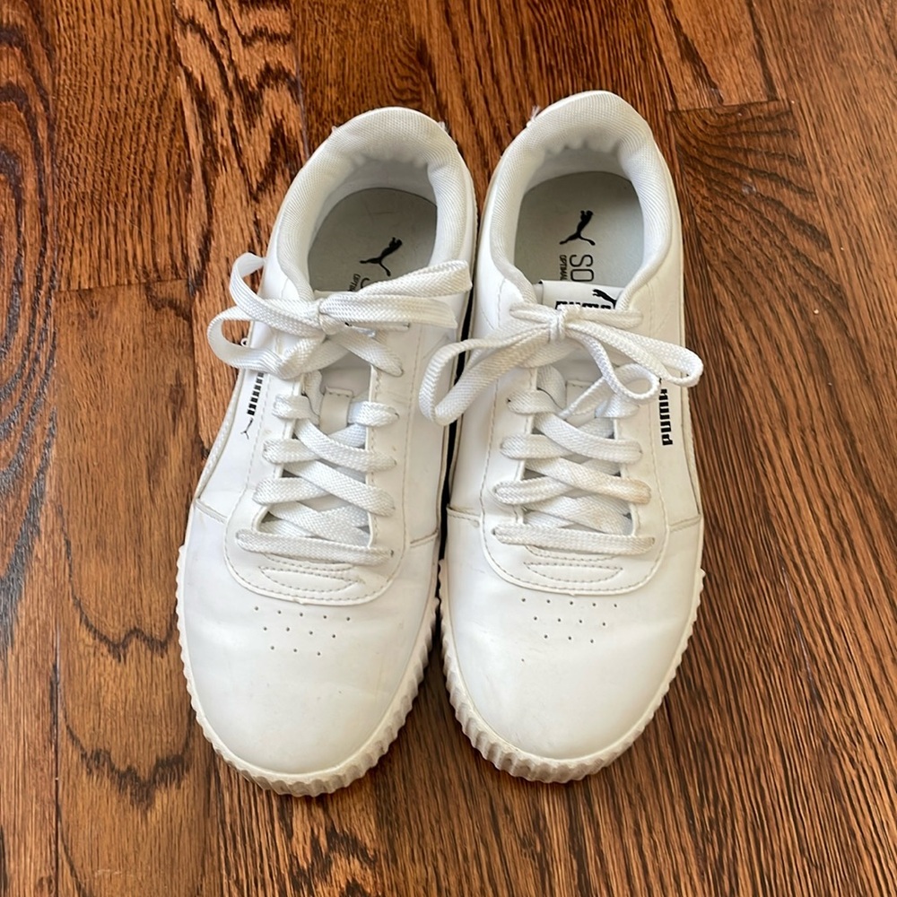 Women’s Puma soft fit sneakers